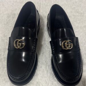 Gucci Women Black Leather Loafers with Double “G” Gold Accent